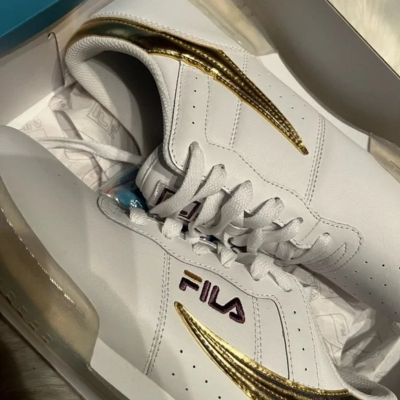 Fila X WWE Sasha Banks Sneakers - Picture 3 of 5